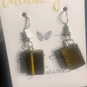 🖐️Handmade// NWT// Statement earrings 😍